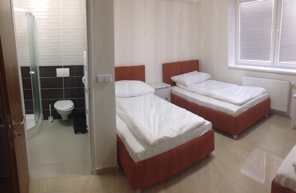 Bambus Zahrada Aparthotel Praga Esterno foto