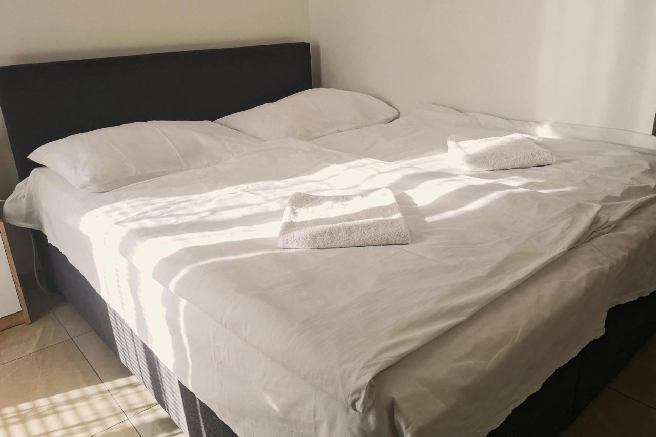 Bambus Zahrada Aparthotel Praga Esterno foto